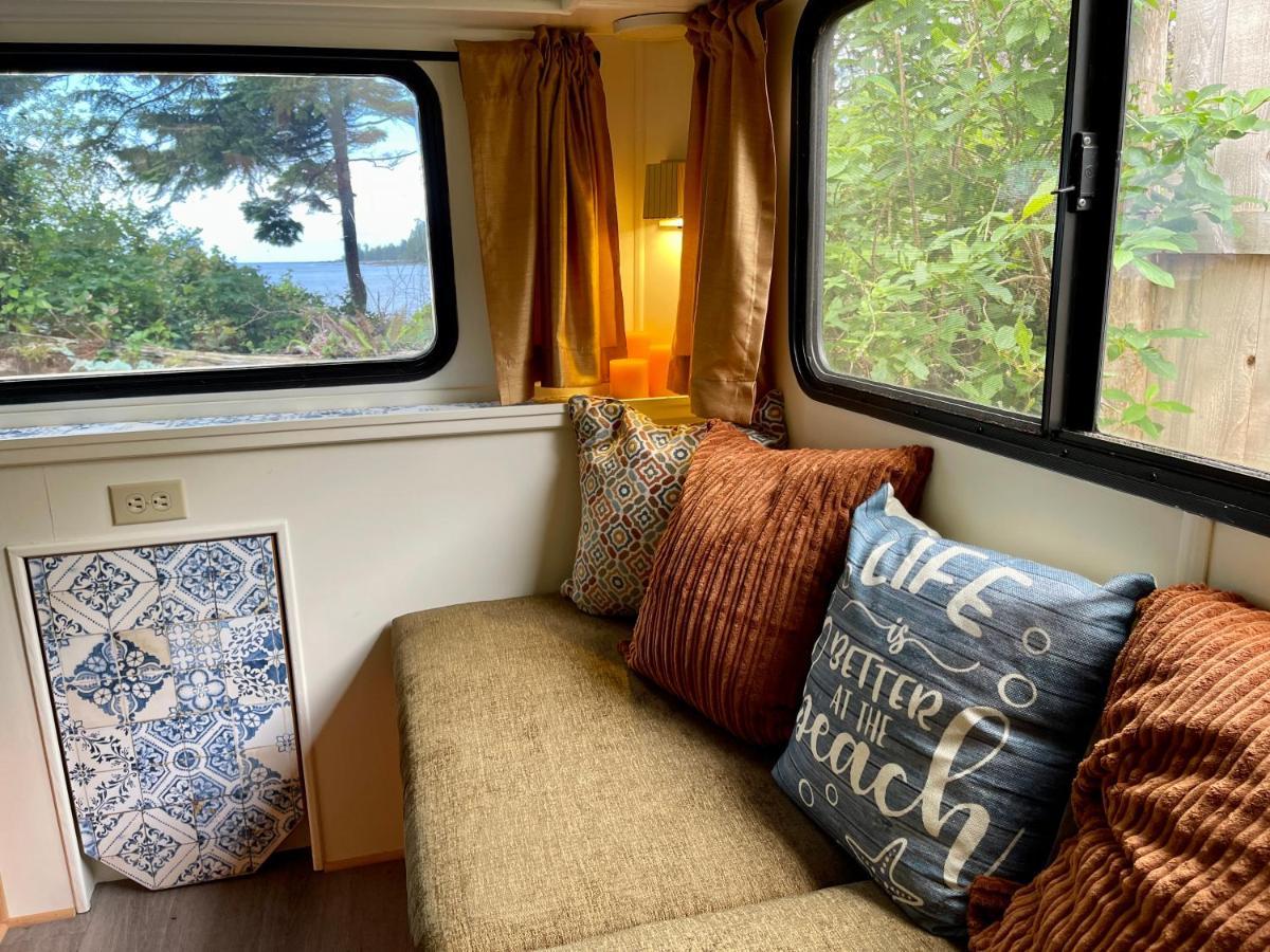 So Damn Lucky Glamping Otel Ucluelet Dış mekan fotoğraf